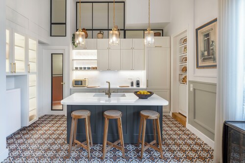 Historic Athens Home with Private Heated Plunge Pool · Metaxourgeio