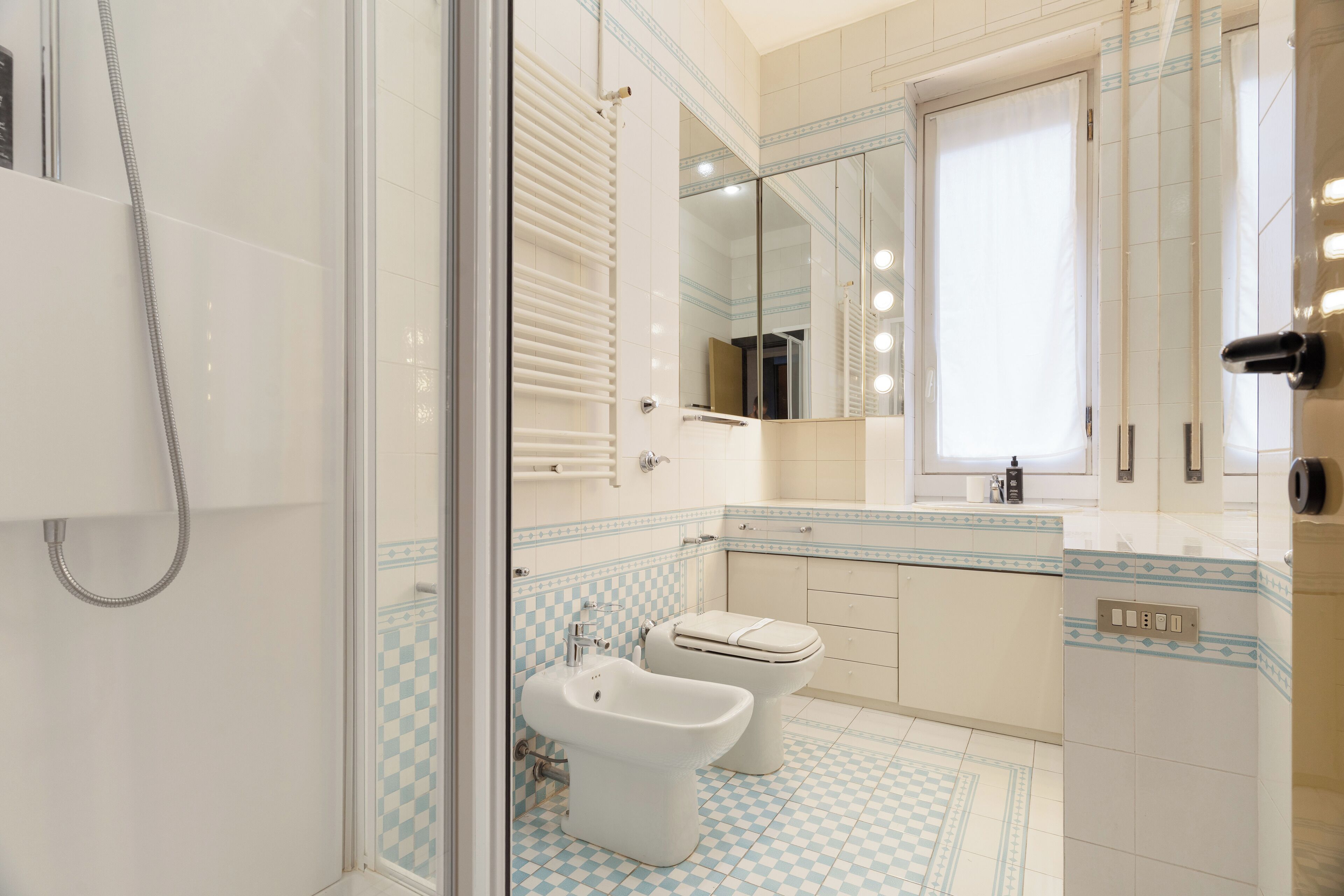 Apartment | Bathroom | Hair dryer, towels