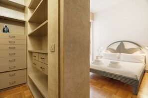 Iron/ironing board, free WiFi - Brera Apartments in Sant'Ambrogio (Milan)
