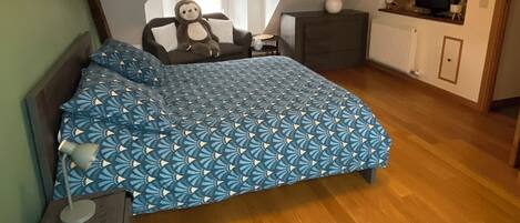 1 bedroom, iron/ironing board, WiFi, bed sheets