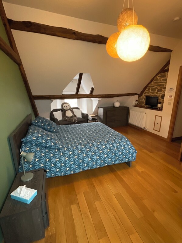 1 chambre, fer et planche Ă repasser, Wi-Fi, draps fournis