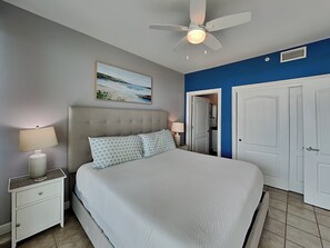 3 habitaciones, tabla de planchar con plancha, wifi y ropa de cama 
