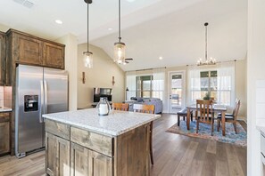 Interior - Dual Homes Near Canyon Lake | 2 Hot Tubs, Firepits & Fenced Yards (Canyon Lake)
