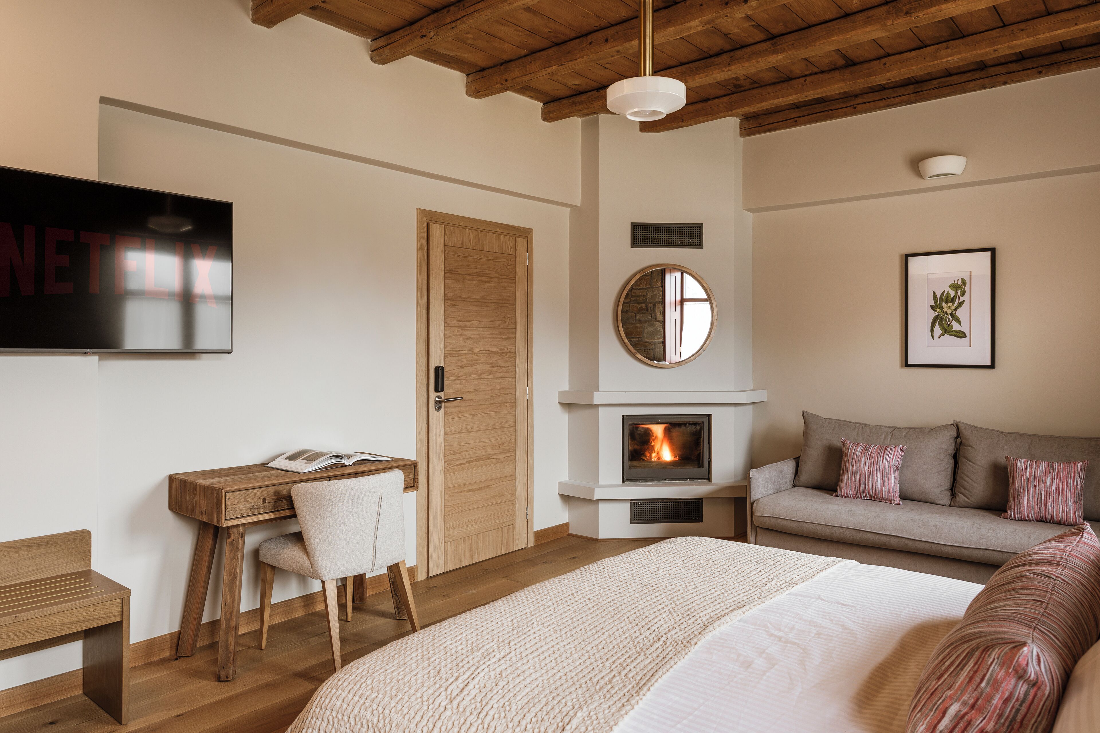 Economy Double Room | In-room safe, desk, iron/ironing board, free WiFi