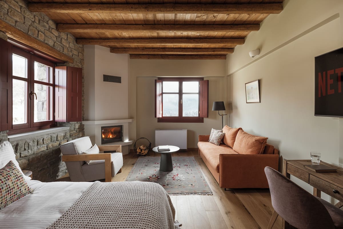 In-room safe, desk, iron/ironing board, free WiFi