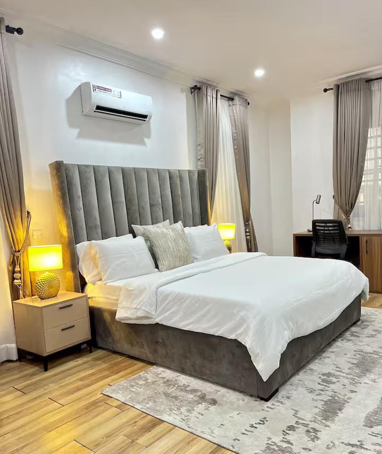 2 bedrooms, iron/ironing board, internet, bed sheets