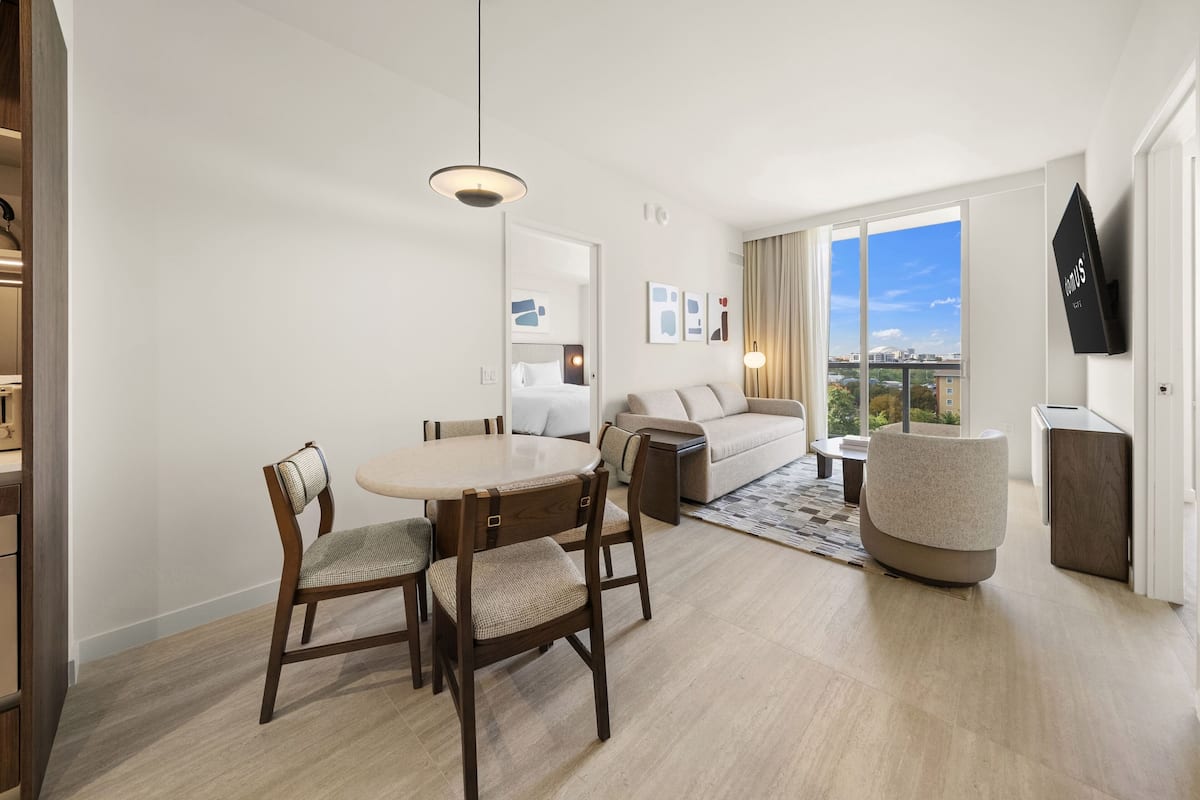 Khu vực ăn uống tại phòng