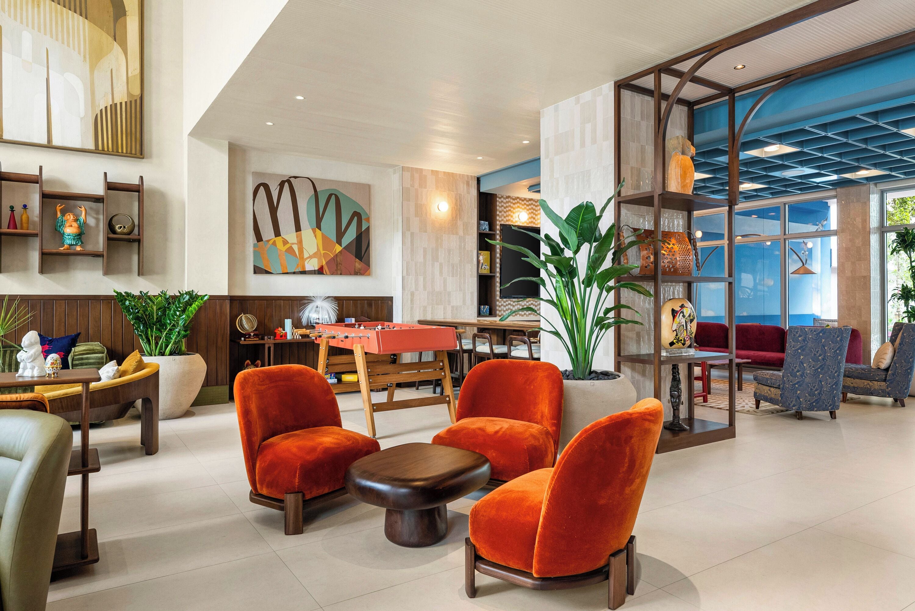 Lobby-lounge