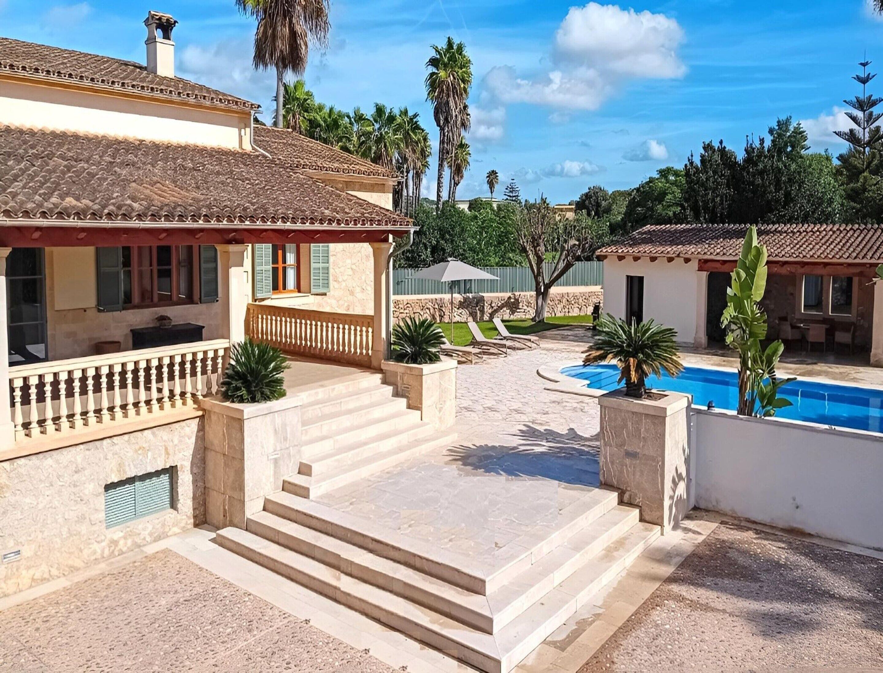 المنشأة من الخارج