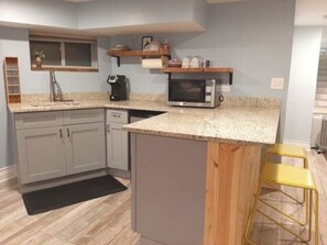 Unclassified image, 3 of 7, button