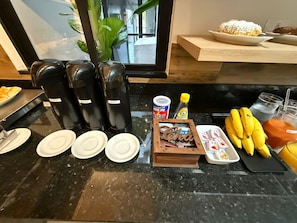 Ảnh chưa phân loại, 2 trong số 35 ảnh, nút