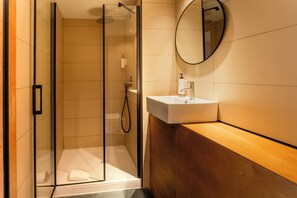 Bathroom - easyHotel Alicante Centro (Alicante)