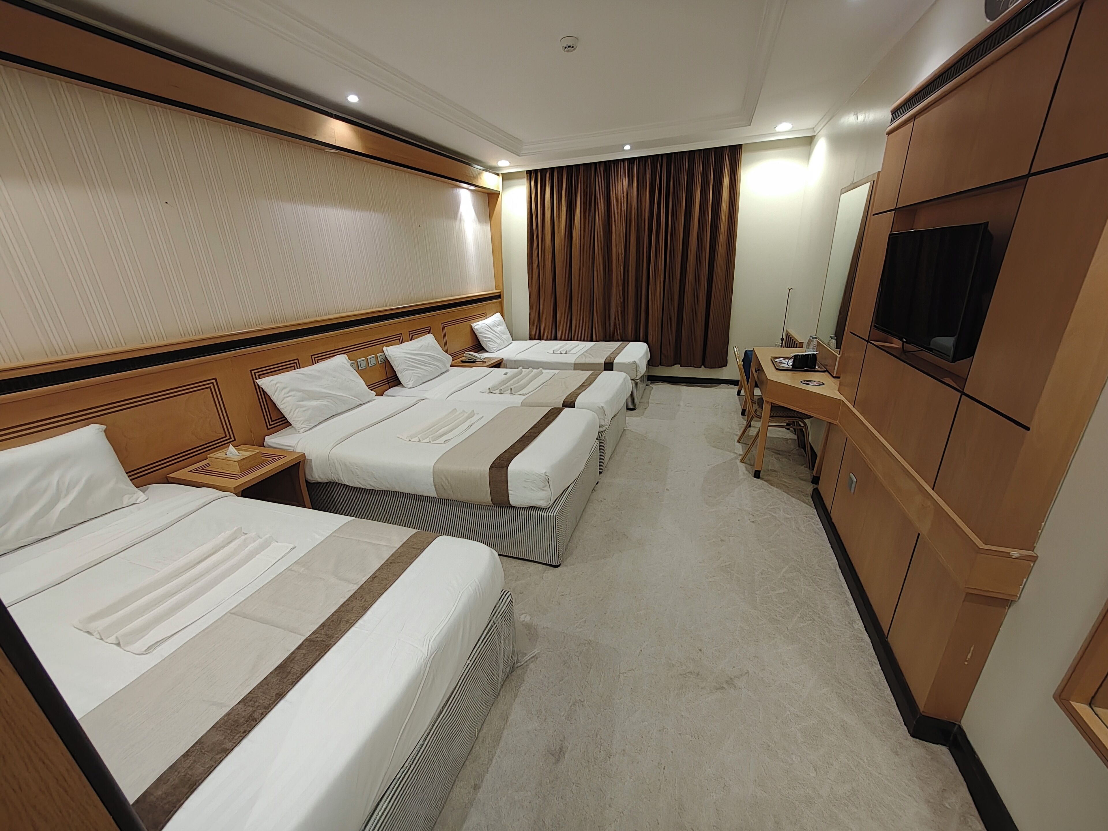 Quadruple Room, Private Bathroom | Iron/ironing board, free WiFi