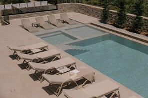Outdoor pool, a heated pool - Aroma Villa, Heated Pool, Gym & Family Play Areas (9JJ7+34J Skaleta, Greece)