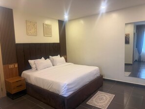 ห้องเอ็กเซกคิวทีฟ, วิวเมือง | โต๊ะทำงาน, พื้นที่ทำงานแบบใช้แล็ปท็อป, เตารีด/โต๊ะรีดผ้า, Wi-Fi ฟรี