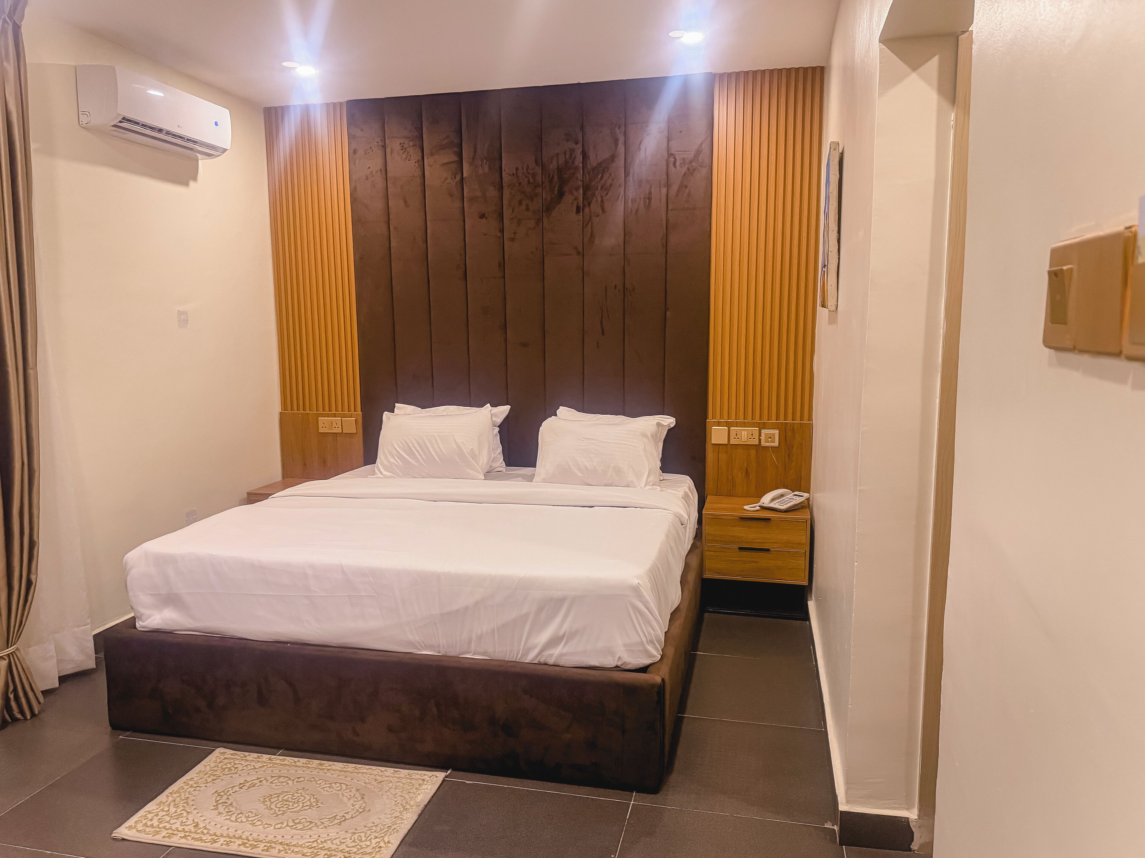 Deluxe Room, City View