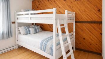 3 bedrooms, WiFi, bed sheets