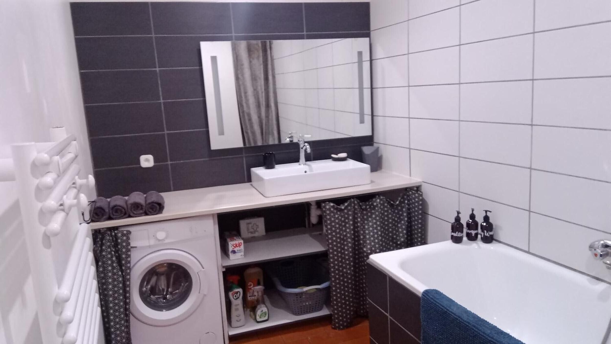 Bruser, hårtørrer, håndklæder