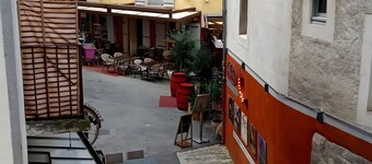 City Center Forcalquier Apartment with Balcony