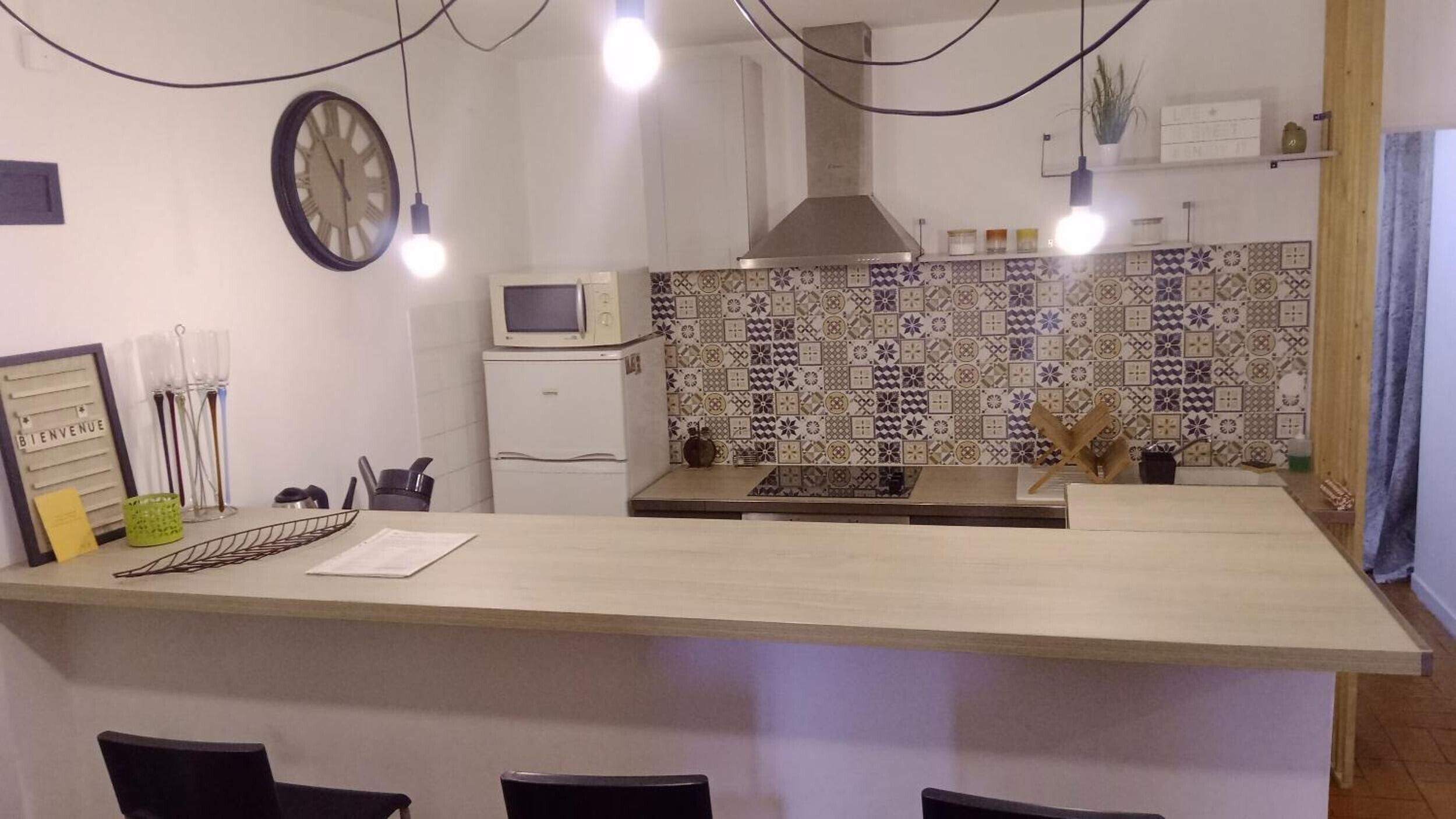 Frigorífic, microones, forn i placa de cuina 