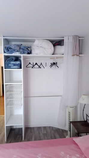 1 quarto, roupa de cama