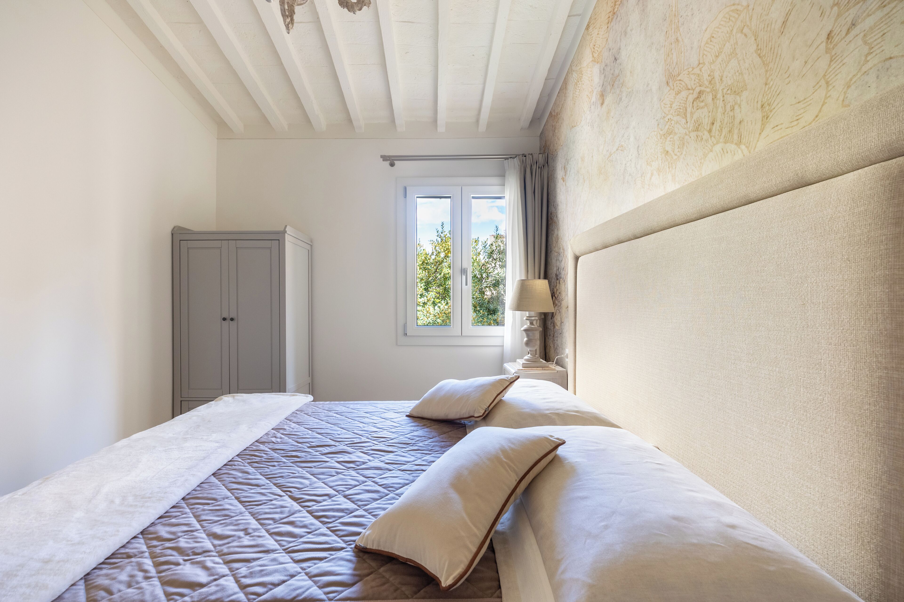 2 bedrooms, desk, iron/ironing board, travel crib