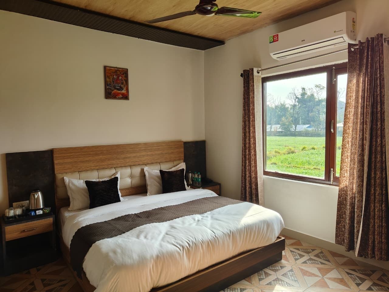 Deluxe Room, Garden View