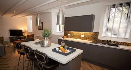 Stunning 3 Bed Converted Village Hall