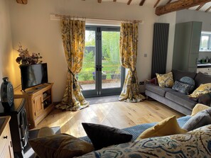 Unclassified image, 4 of 44, button - Farm Stay - Sleeps 2-4 -Luxury Apartment - Pet Friendly (Stowmarket)