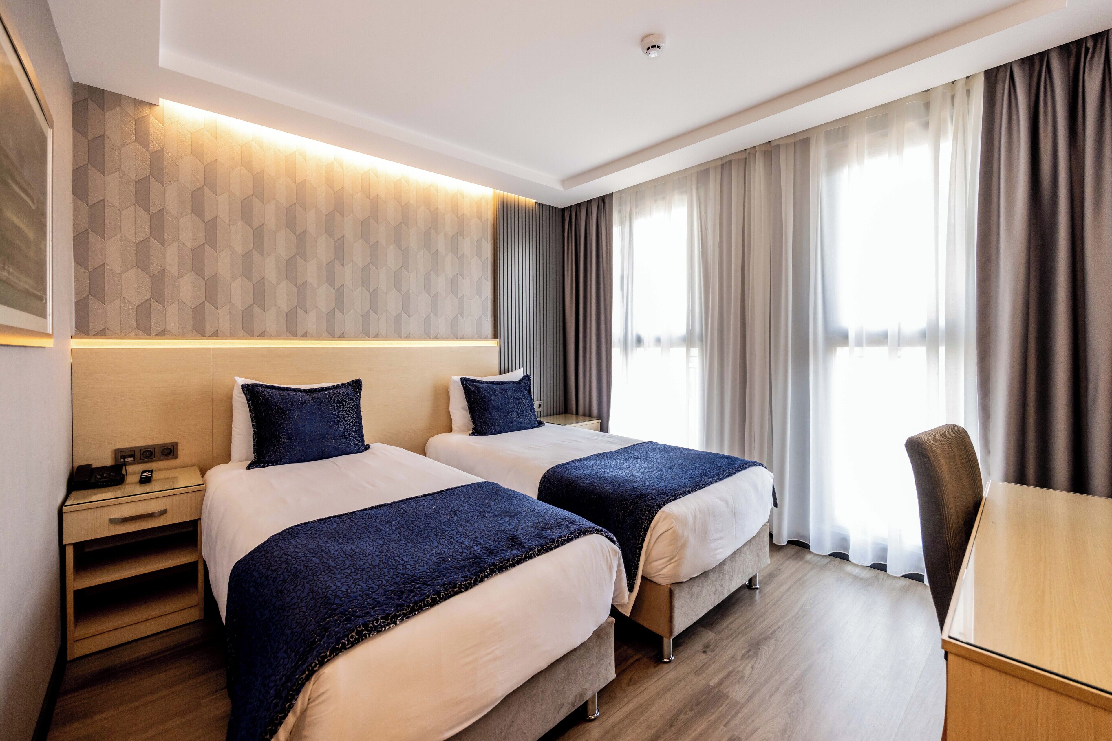 In-room safe, soundproofing, free WiFi