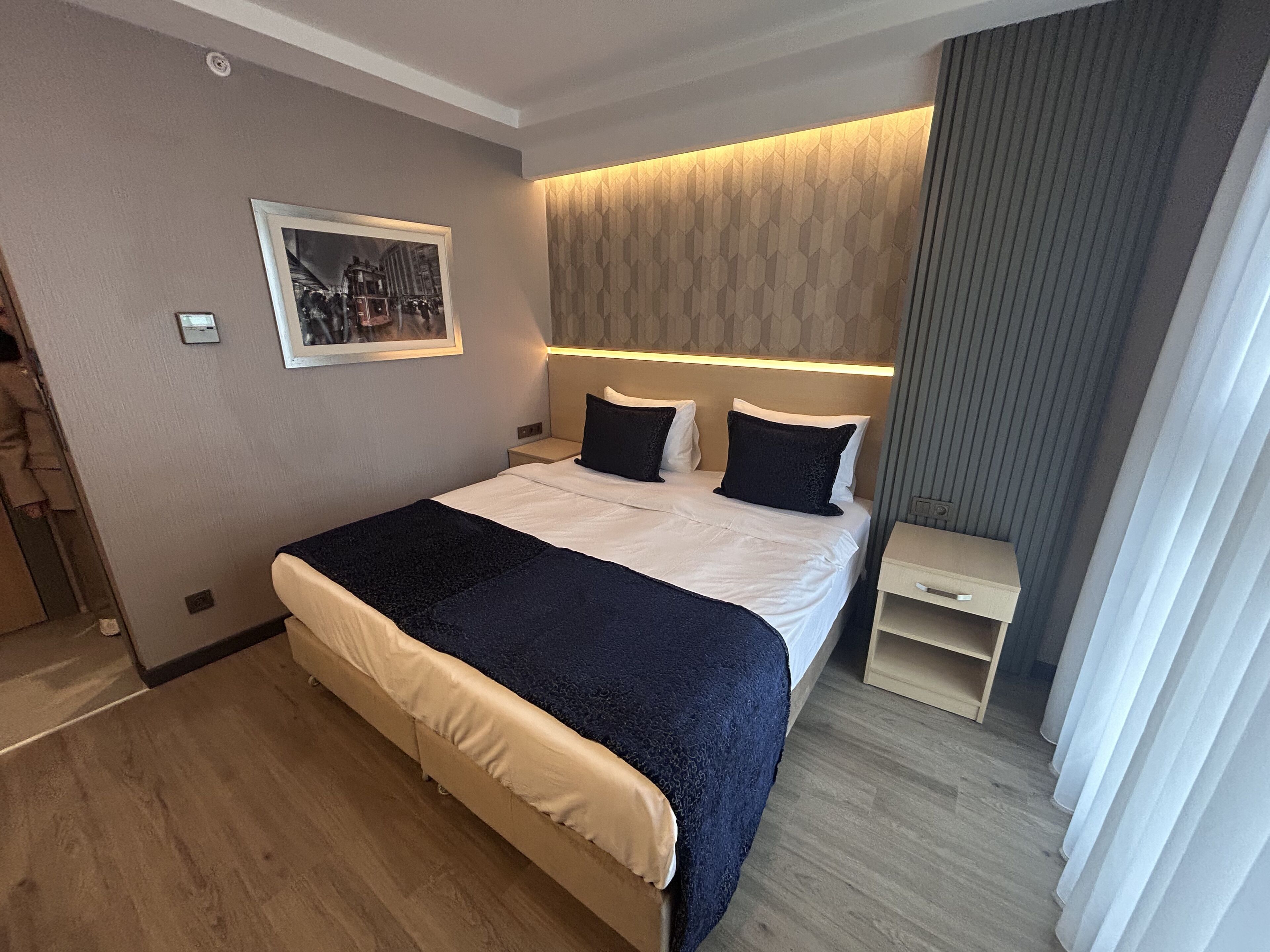 Deluxe Room | In-room safe, soundproofing, free WiFi