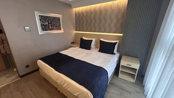 Camera Deluxe | Cassaforte in camera, insonorizzazione, Wi-Fi gratuito