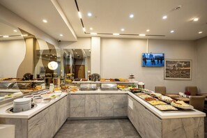 Free daily buffet breakfast - Heya Hotel (Istanbul)