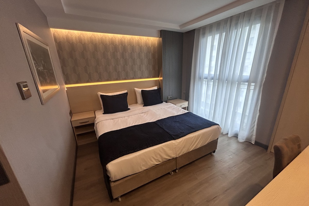 Deluxe Room | In-room safe, soundproofing, free WiFi