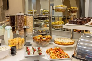 Free daily buffet breakfast - Heya Hotel (Istanbul)