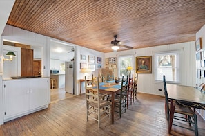 Dining - Otis Beach - Oceanfront, 5 BR, Creek dock (Pawleys Island)