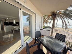 Outdoor dining - Agi Residencial Roses 215 Apartamento for rent in Roses Girona. (Roses)