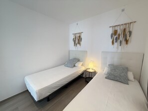 2 chambres, fer et planche à repasser, Wi-Fi gratuit, draps fournis