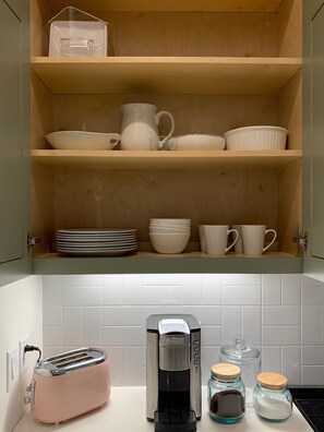 Microwave, oven, stovetop, dishwasher - Beautiful New Construction 2 - Bedroom / 2 Bath located in West University. (Austin)