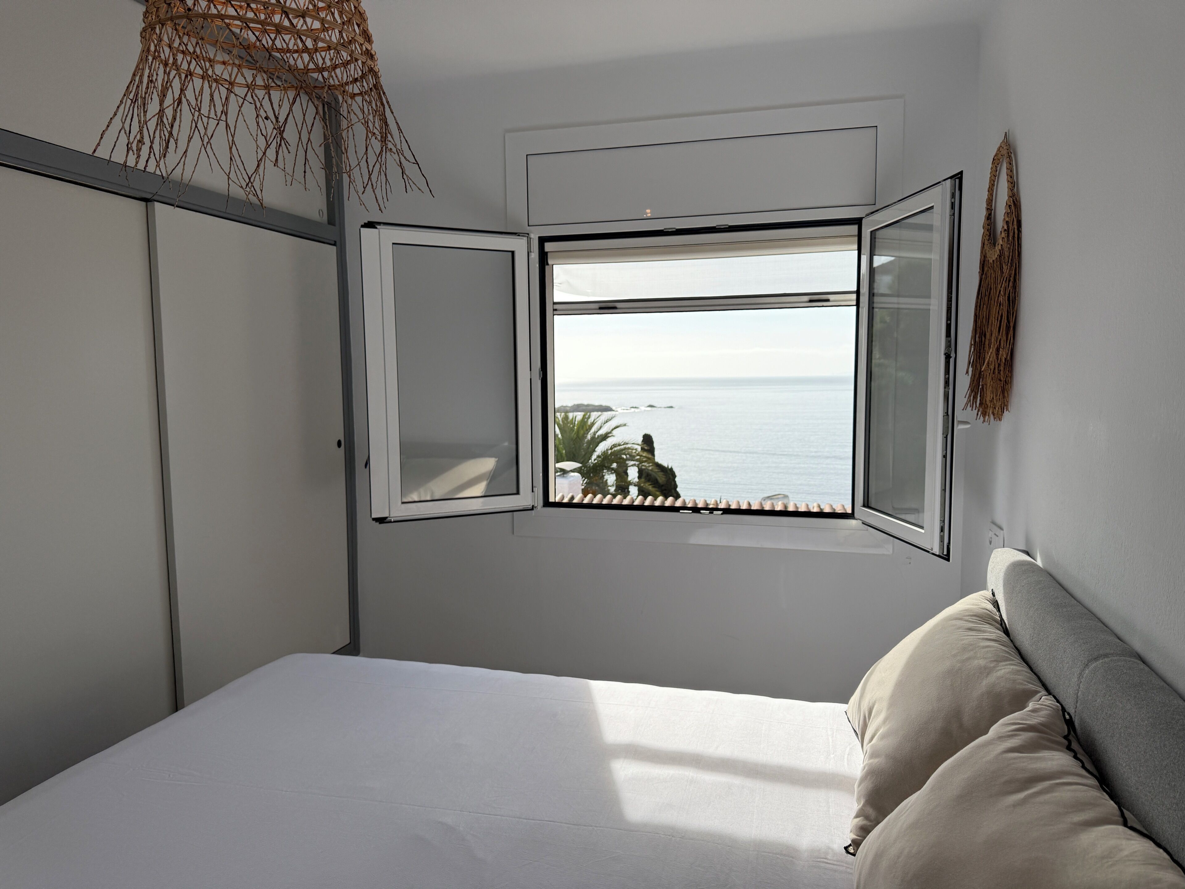 3 chambres, fer et planche à repasser, draps fournis