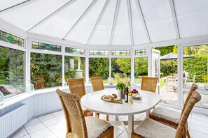 Outdoor dining - Blue Haze (St Austell)