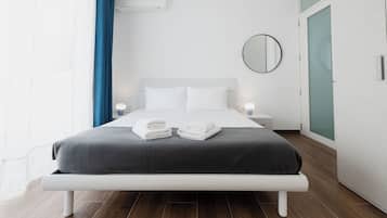 3 slaapkamers, een strijkplank/strijkijzer, gratis wifi, beddengoed