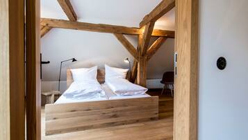 4 bedrooms, WiFi, bed sheets