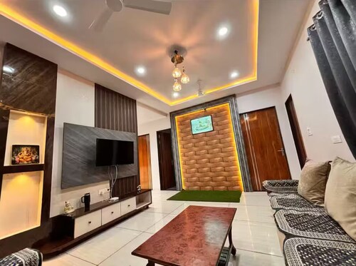 Hangout Villa In Ujjain