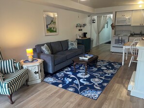 Unclassified image, 4 of 20, button