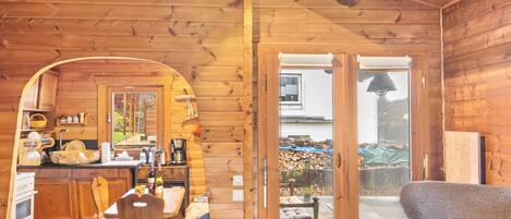 電視、壁爐、音響