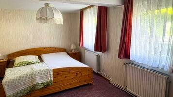 8 Schlafzimmer, Bügeleisen/Bügelbrett, WLAN, Bettwäsche
