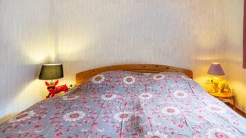 8 Schlafzimmer, Bügeleisen/Bügelbrett, WLAN, Bettwäsche