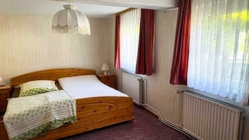 8 Schlafzimmer, Bügeleisen/Bügelbrett, WLAN, Bettwäsche