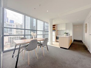 Dining - Urban Elegance 2BR2BA Melbourne CBD Parking (MELBOURNE)